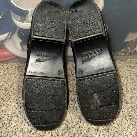 Dansko women’s black and silver medallion Embossed XP Clogs size 41 (10.5-11) - Picture 7 of 8